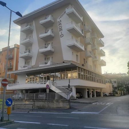 Hotel Madrid Rimini Extérieur photo